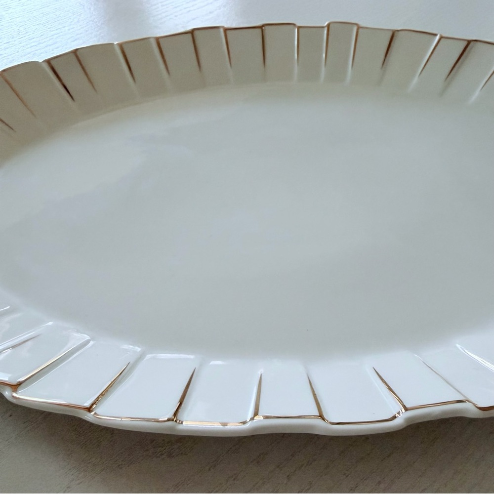 Oval Scalloped Ceramic Platter with Gold Tone Trim Accent - Picture 3 of 8